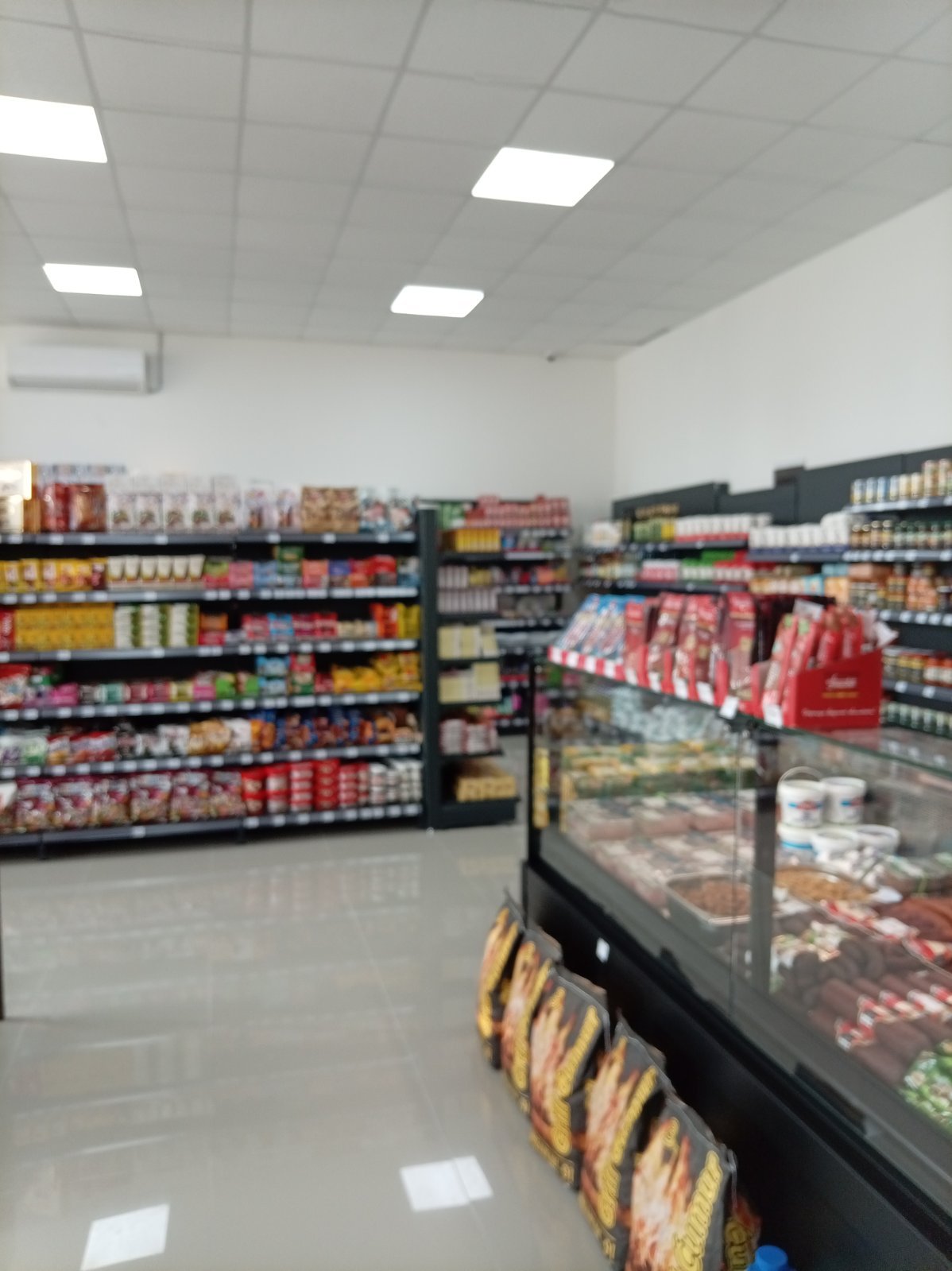 Nicoll-Market8-23